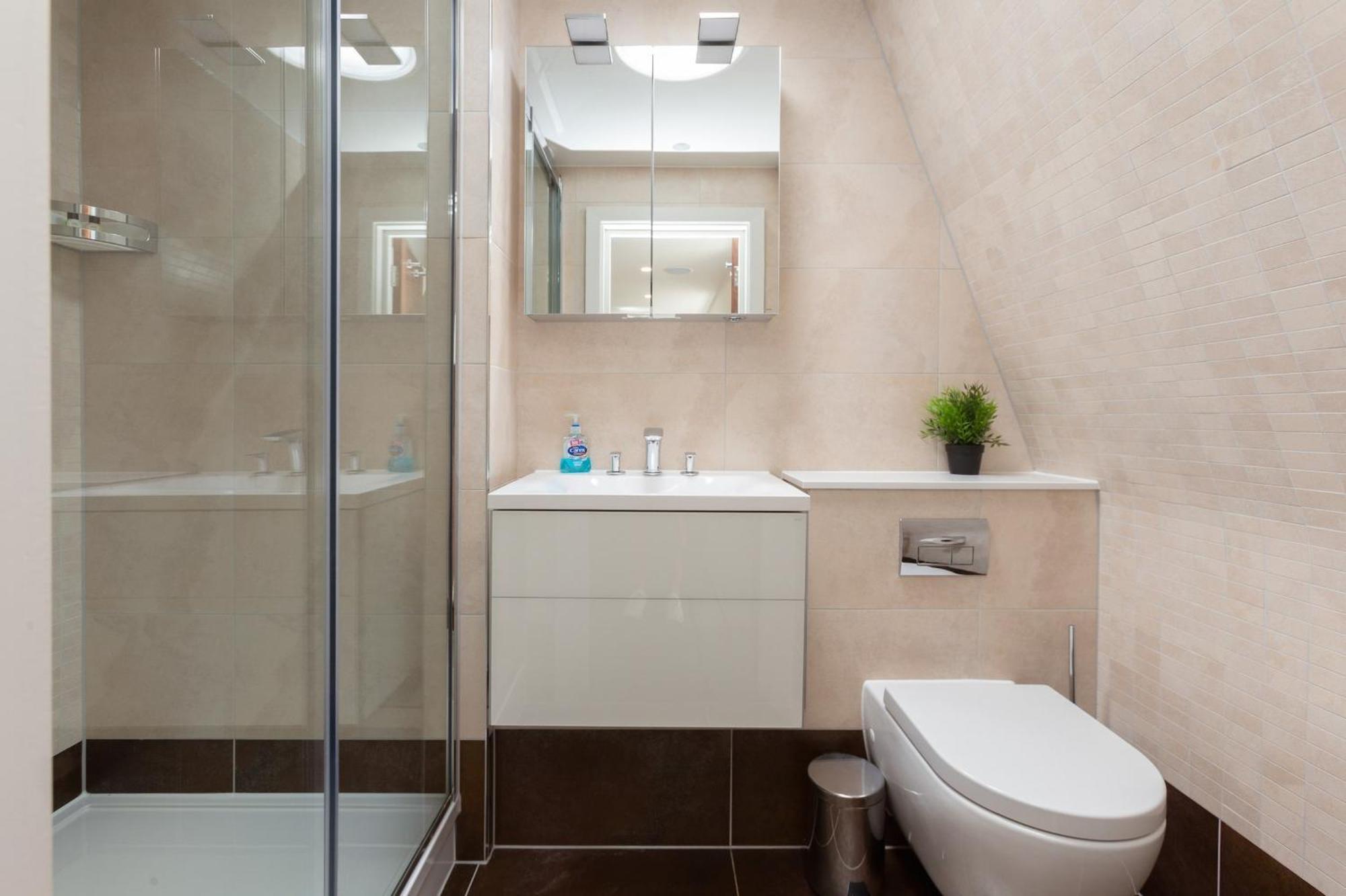 Penthouse With Private Terrace Soho - Cityapartmentstay